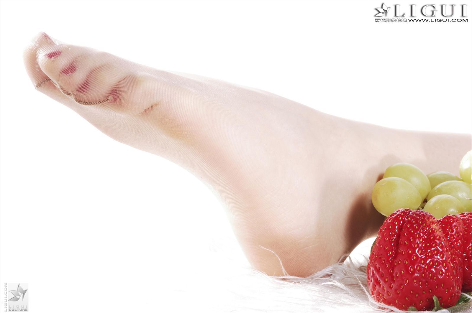 [Ligui丽柜]2012.09.20 Model 雯雯 国产性感美女图片